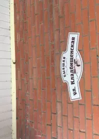 �����