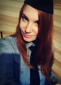 �����