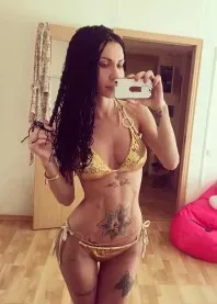 �����