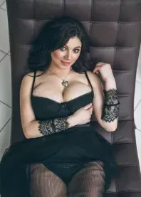 �����