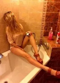 �����