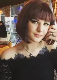 ����)
