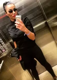 �����