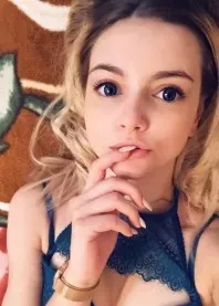 �����