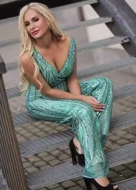�����