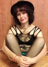 �����