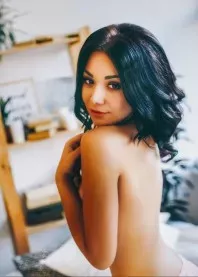 �����