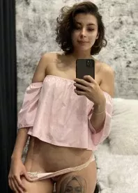�����