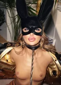 �����