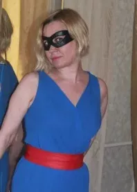�����