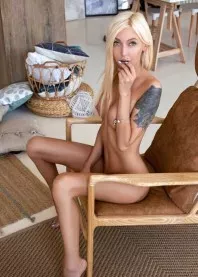 �����