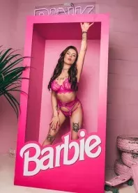 �����