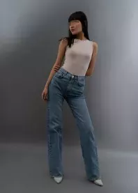 �����