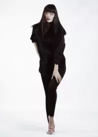 �����