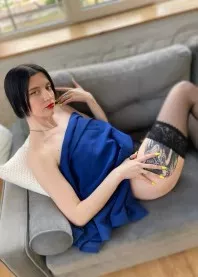 �����