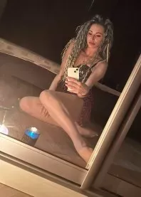 �����