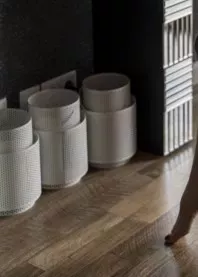 �����
