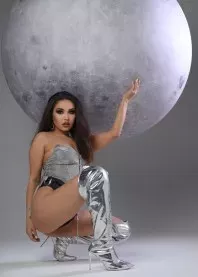 �����