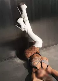 �����