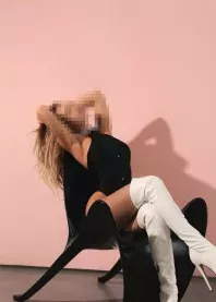 �����