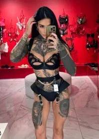 �����
