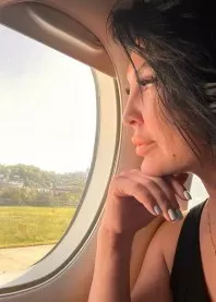 �����