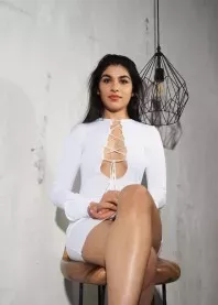 �����