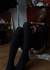 �����
