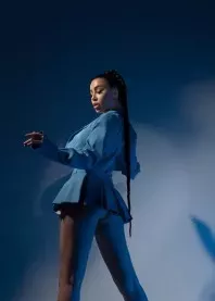 �����