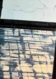 �����