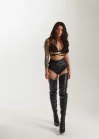 �����