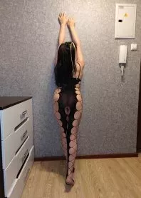 �����