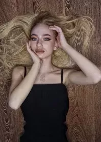 �����