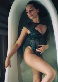 �����
