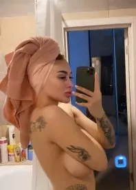 �����