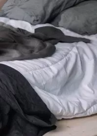 �����