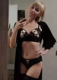 �����