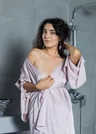 �����