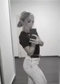 �����