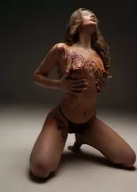 �����