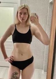 �����