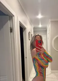 �����