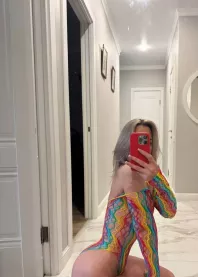 �����