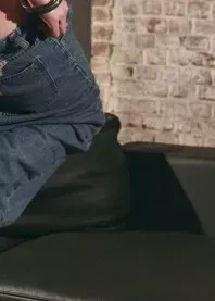 �����