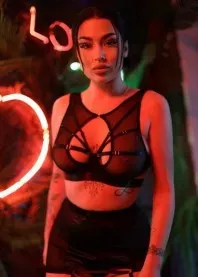 �����
