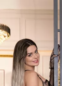 �����