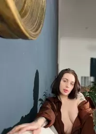�����
