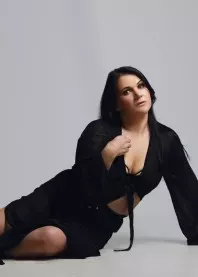 �����