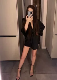 �����