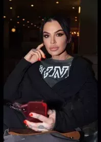 �����